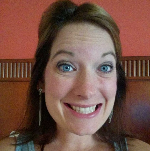 Meet your Posher, Sarah - Picture 1 of 1